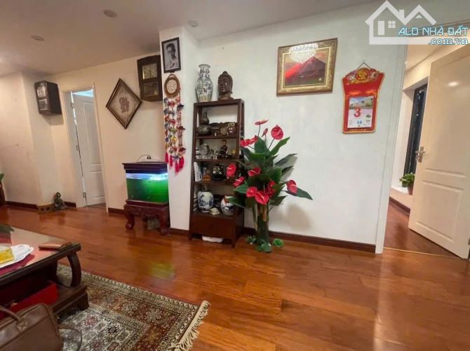 Siêu Hiếm! Tập thể Vọng Đức, Hoàn Kiếm, tầng 3, sổ to, gần hồ gươm, 90m2 2pn ở ngay