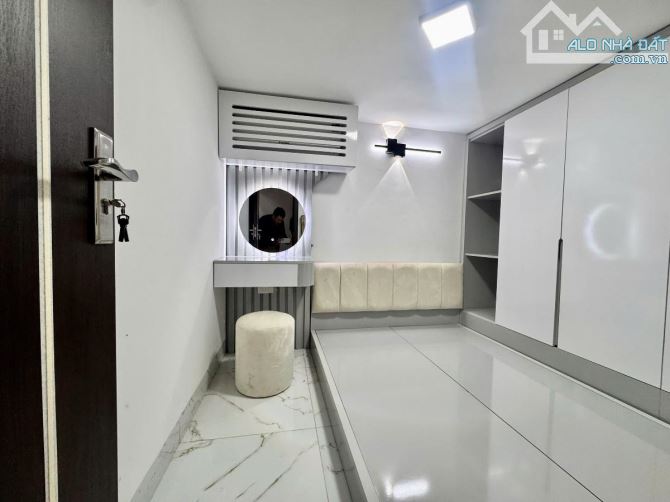 CĂN HỘ MẶT PHỐ CỬA NAM-HOÀN KIẾM 51M,3 NGỦ - SỔ RIÊNG CHỈ 3.98 TỶ -FULL NỘI THẤT