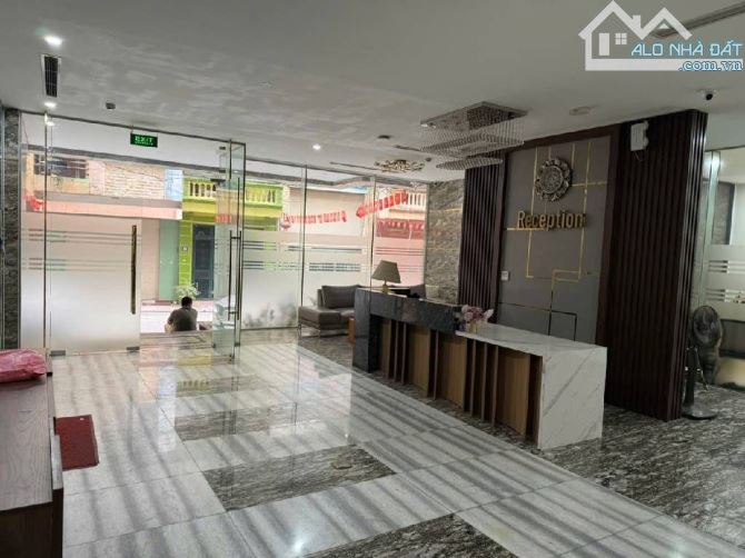 VÕNG THỊ . LẠC LONG QUÂN . Ô TÔ TRÁNH - TÒA VĂN PHÒNG - 8 TẦNG CÓ HẦM - CHO THUÊ DÒNG TIỀ