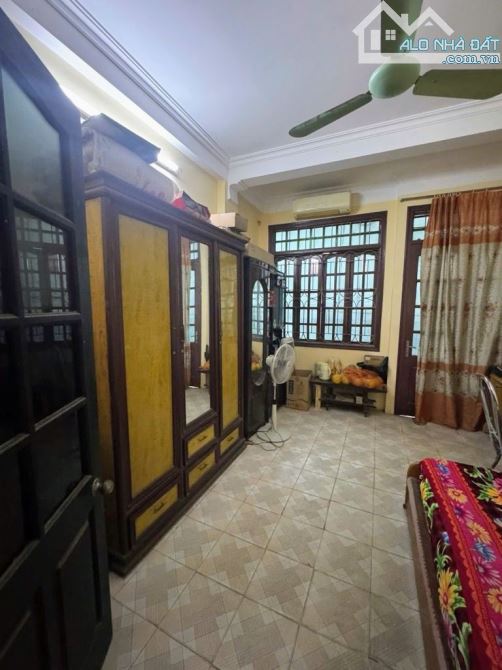 Nhà đẹp Trịnh Định Cửu – Phân lô quân đội – Ô tô đỗ cửa – 35m2 x 4 tầng – Tầm giá 11.x tỷ