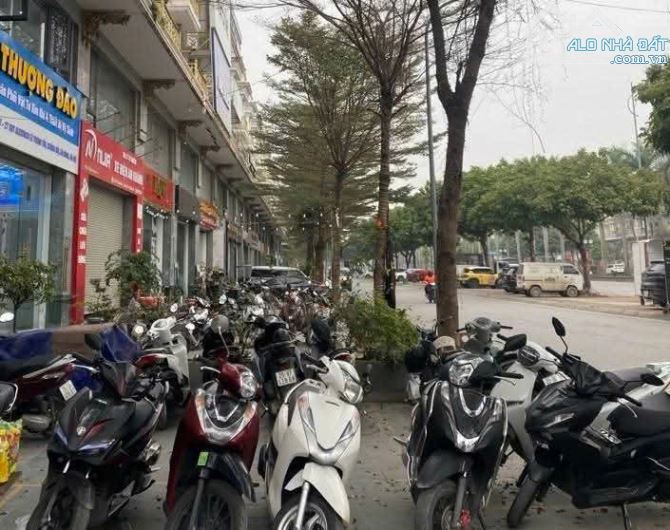 BÁN NHÀ MẶT PHỐ CẦU GIẤY, VỈA HÈ ĐÁ BÓNG, KINH DOANH ĐẮC ĐỊA, DT 65M2, 6 TẦNG GIÁ 41 TỶ