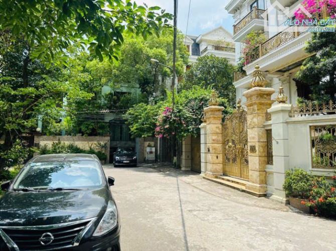 Biệt Thự Vườn Đào -An Ninh Tuyệt Đối - 2 Mặt đường- Tây Hồ - Siêu Hiếm - Ở Sướng