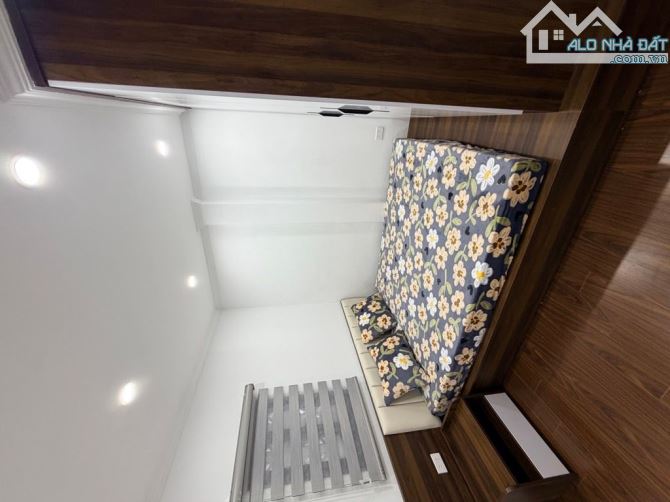 BAN NHÀ NGỌC HÀ BA ĐÌNH 40 M 4 TẦNG NHỈNH 10TỶ SÁT PHỐ FUL NỘI THẤT TIỆN ÍCH VÀNG SỔ ĐẸP