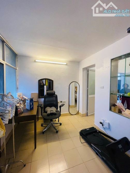 Chỉ 4,95 tỷ tập thể gần Nguyễn Thái Học, Đống Đa, t2, lô góc, sổ to, 90m2 3pn ở ngay