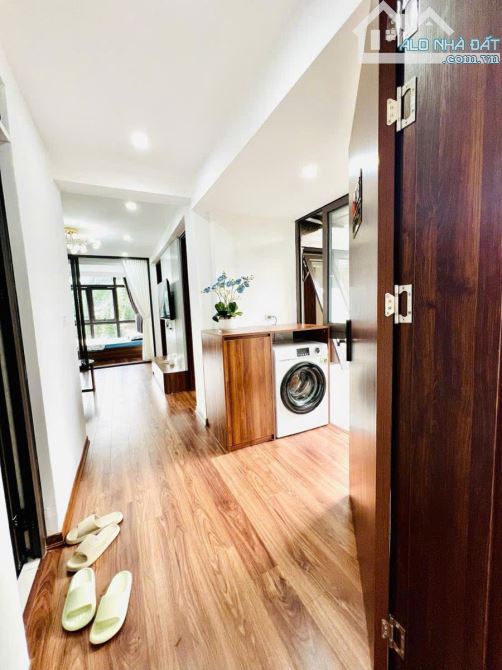 Tập thể Phố Huỳnh Thúc Kháng, Đống Đa, Lô Góc, view phố, 80m2 3PN chỉ 4,85 tỷ