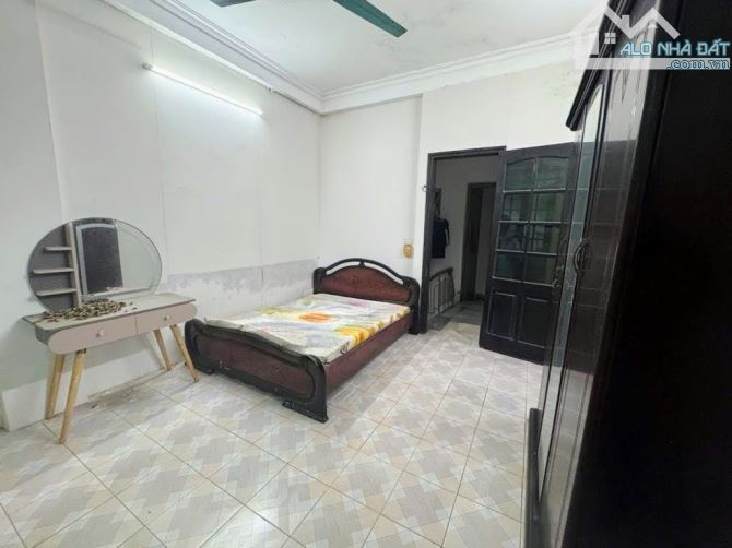 Nhà đẹp Trịnh Định Cửu – Phân lô quân đội – Ô tô đỗ cửa – 35m2 x 4 tầng – Tầm giá 11.x tỷ