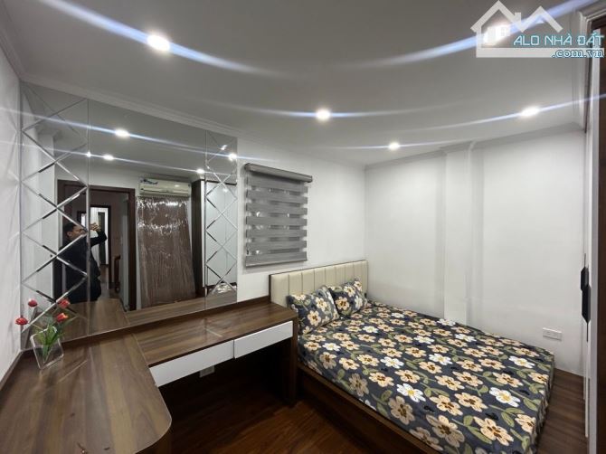 BAN NHÀ NGỌC HÀ BA ĐÌNH 40 M 4 TẦNG NHỈNH 10TỶ SÁT PHỐ FUL NỘI THẤT TIỆN ÍCH VÀNG SỔ ĐẸP