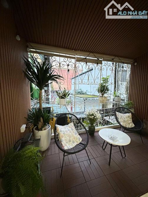 Chỉ 4,95 tỷ tập thể gần Nguyễn Thái Học, Đống Đa, t2, lô góc, sổ to, 90m2 3pn ở ngay