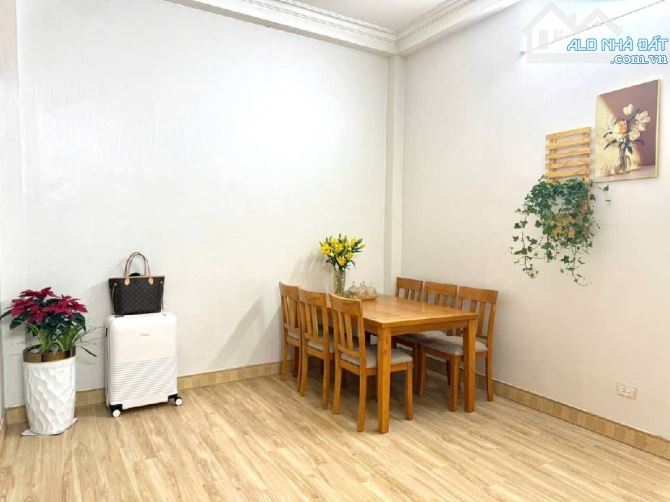 HIẾM - TRẦN QUỐC TOẢN - HOÀN KIẾM - 20/35 M - 4 TẦNG - MẶT TIỀN 5M -12.2 TỶ - NHÀ ĐẸP Ở N