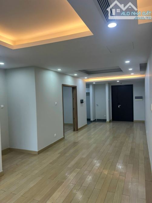 CẦN BÁN CC CAO CẤP- VÍP - LÊ TRỰC - BA ĐÌNH - 72M -9,5 TỶ - 2 NGỦ - 2 WC - VEW LĂNG BÁC