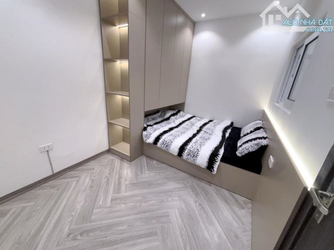 CHUNG CƯ QUÂN ĐỘI PHỐ NGUYỄN KHOÁI DT75M-Ô TÔ TRÁNH-DÂN TRÍ CAO- FULL NỘI THẤT-GIÁ 4.75 TỶ