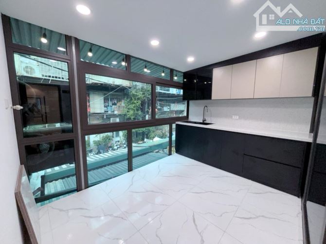 CHUNG CƯ QUÂN ĐỘI PHỐ NGUYỄN KHOÁI DT75M-Ô TÔ TRÁNH-DÂN TRÍ CAO- FULL NỘI THẤT-GIÁ 4.75 TỶ