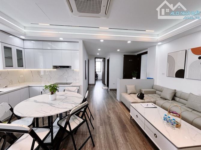 Bán căn hộ chung cư Minh Khai, Dương Văn Bé, 100m2 gồm 4 ngủ, Lô góc, Giá 7.38 tỷ.,