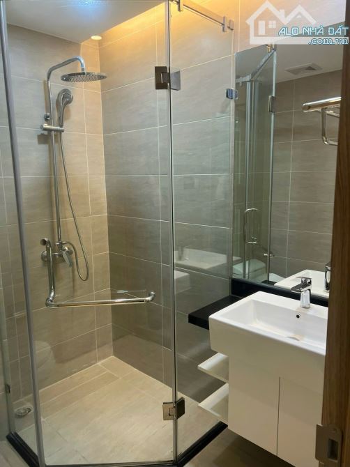 CẦN BÁN CC CAO CẤP- VÍP - LÊ TRỰC - BA ĐÌNH - 72M -9,5 TỶ - 2 NGỦ - 2 WC - VEW LĂNG BÁC