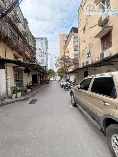 CHUNG CƯ QUÂN ĐỘI PHỐ NGUYỄN KHOÁI DT75M-Ô TÔ TRÁNH-DÂN TRÍ CAO- FULL NỘI THẤT-GIÁ 4.75 TỶ