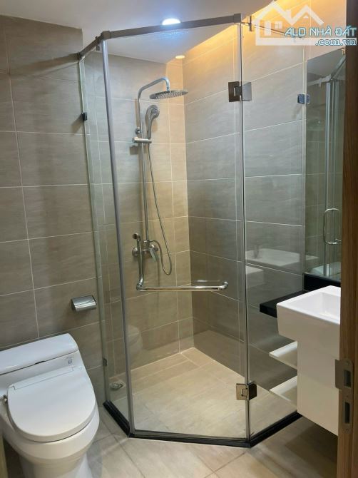 CẦN BÁN CC CAO CẤP- VÍP - LÊ TRỰC - BA ĐÌNH - 72M -9,5 TỶ - 2 NGỦ - 2 WC - VEW LĂNG BÁC