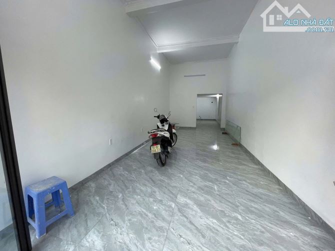 Cho thuê nhà mới 3 tầng đoạn đẹp nhất mặt đường Đà Nẵng, Ngô Quyền – Giá 20 triệu/tháng