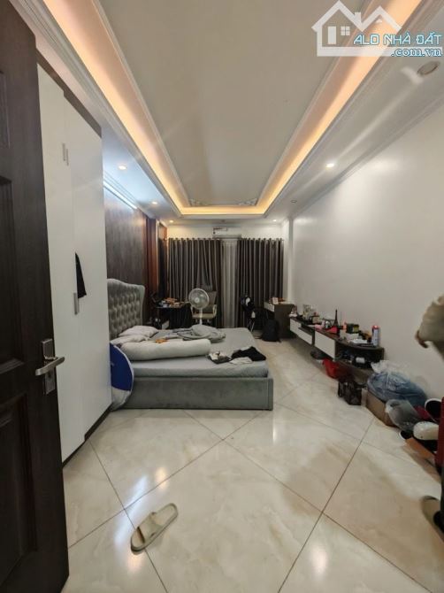 Nhà đẹp Hoàng Mai - Ngõ nông rộng - Full nội thất - 35m2 x 5 tầng - chào 7 tỷ 6