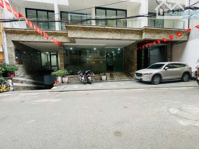 Bán toà nhà 8 tầng phố Lạc Long Quân - Ô tô tránh vỉa hè - MT khủng 16m, 288m2