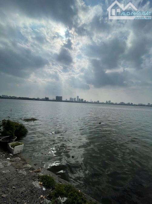 Bán tòa nhà mặt phố Vũ Miên view Hồ Tây mặt tiền 6.5m giá 155 tỷ