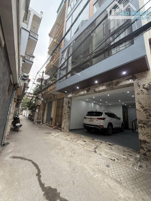 Bán Nhà Mới Cực Đẹp, Ngõ Thông, Ô Tô Vào, Thang Máy, 55m2*7T giá 24.8 tỷ Đội Cấn, Ba Đình