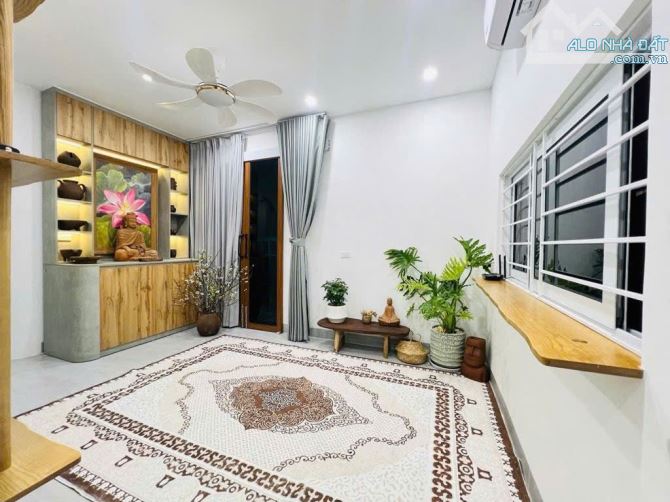 Bán căn hộ mặt phố Chợ Hàng Da - lô góc - sổ 40m2 - DTSD 60m2 x 2 ngủ, cho thuê homestay