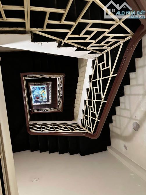 Phân lô Trần Quốc Hoàn 48m², 5T, MT 5.6m, 5PN khép kín, giá 20 tỷ, sổ vuông đẹp, hiếm nhà