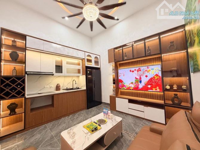 5 tầng mới full nội thất, cạnh Times City phố Minh Khai quận Hai Bà Trưng