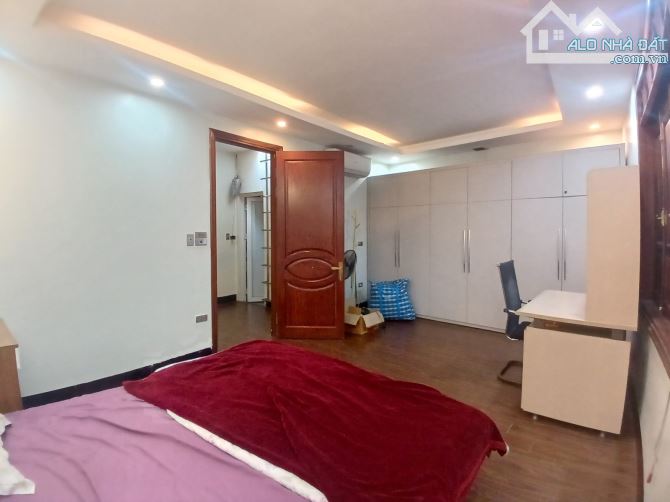 Siêu phẩm Hai Bà Trưng sát Võ Thị Sáu ô tô dân xây diện tícht70m2 QH ổn hơn 18 tỷ