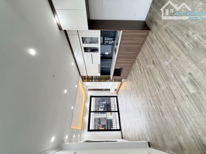 PHÚ THƯỢNG NHÀ ĐẸP -  6 TẦNG THANG MÁY - GARA ĐỂ 2 OTO THOẢI MÁI . TRƯỚC NHÀ OTO TRÁNH .