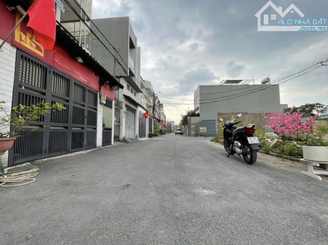 70m² ( 4,68 x 15m ) - full đất ở Hẻm 6m ô tô tránh - 2