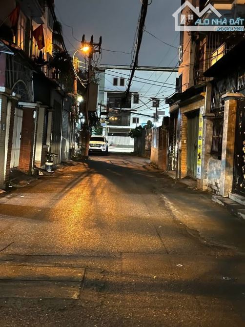 Phân lô Trần Quốc Hoàn 48m², 5T, MT 5.6m, 5PN khép kín, giá 20 tỷ, sổ vuông đẹp, hiếm nhà