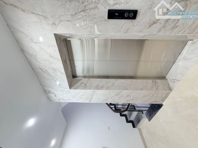 PHÚ THƯỢNG NHÀ ĐẸP -  6 TẦNG THANG MÁY - GARA ĐỂ 2 OTO THOẢI MÁI . TRƯỚC NHÀ OTO TRÁNH .