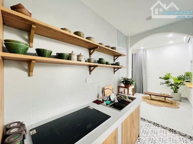 Bán căn hộ mặt phố Chợ Hàng Da - lô góc - sổ 40m2 - DTSD 60m2 x 2 ngủ, cho thuê homestay