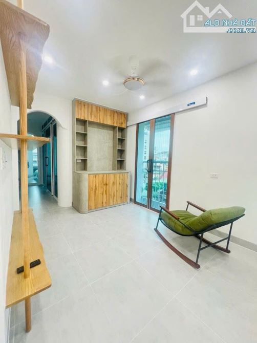 Bán căn hộ mặt phố Chợ Hàng Da - lô góc - sổ 40m2 - DTSD 60m2 x 2 ngủ, cho thuê homestay
