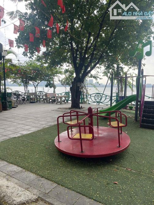 Bán tòa nhà mặt phố Vũ Miên view Hồ Tây mặt tiền 6.5m giá 155 tỷ