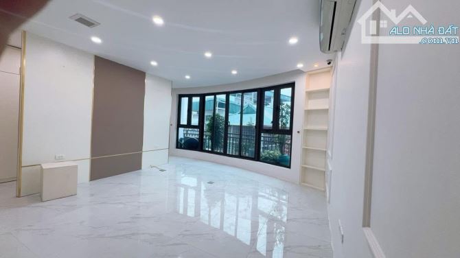 XÃ ĐÀN - PHẠM NGỌC THẠCH SIÊU PHẨM 8 TẦNG THANG MÁY - Ô TÔ - KINH DOANH -2THOÁNG