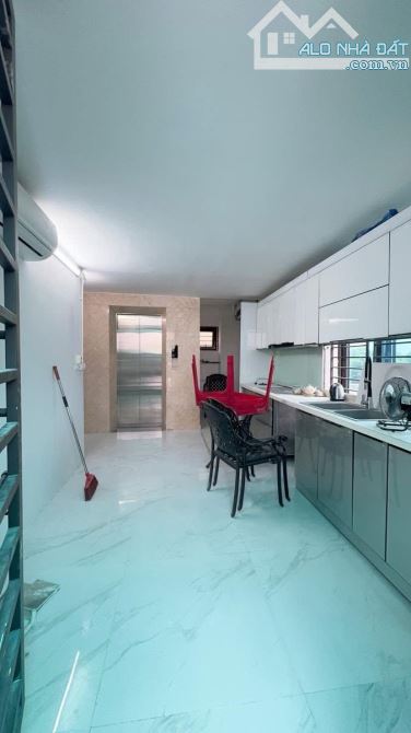 XÃ ĐÀN - PHẠM NGỌC THẠCH SIÊU PHẨM 8 TẦNG THANG MÁY - Ô TÔ - KINH DOANH -2THOÁNG