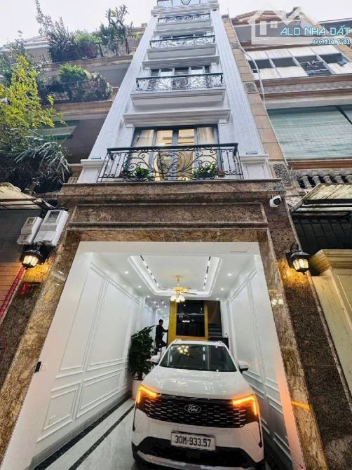 BÁN NHÀ HOÀNG QUÓC VIỆT DT 60 M 6 T THANG MÁY KHU PHÂN LÔ OTO TRÁNH VỊ TRÍ VÍP