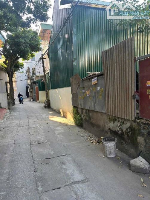 Nội Am, Liên Ninh (thuộc xã Nam Phù), D: 84m, MT: 4.5m, giá chào 6.8 tỷ, oto đỗ cửa