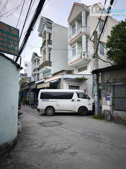 MUA Ở VIP – XE HƠI NGỦ TRONG NHÀ – HUỲNH THỊ HAI Q12 CHỈ 4.5 TỶ!