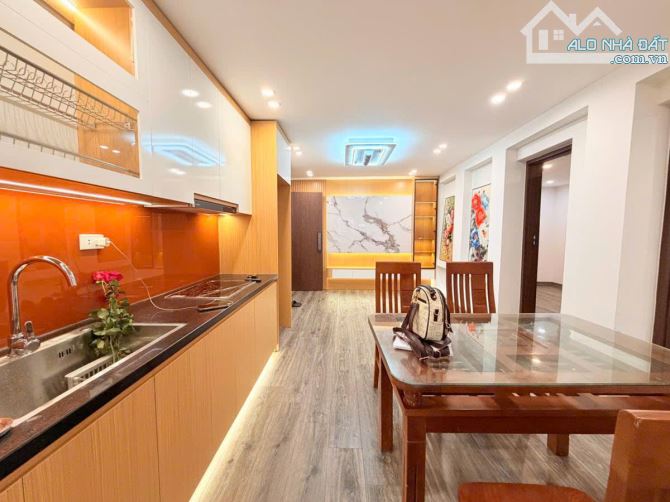 Chỉ 4,55 tỷ tập thể Phương Mai, Lương Đình Của, lô góc, ô tô 75m2 3pn 2wc nhà đẹp