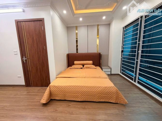 Nhà mới mặt ngõ, kinh doanh tốt, 50m2, 6 tầng thang máy xịn, full nội thất, nhiều tiện ích
