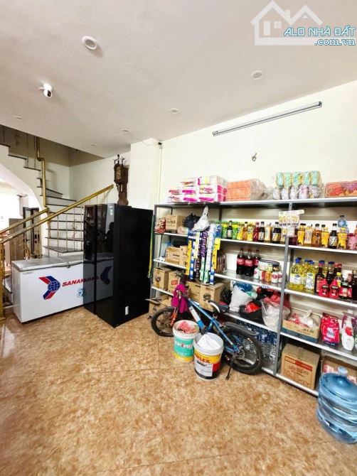 BÁN NHÀ LÔ GÓC MẶT NGÕ QUAN NHÂN, KINH DOANH ĐỈNH, DÂN XÂY KIÊN CỐ , SÔ VUÔNG ĐẸP GIÁ 14,5