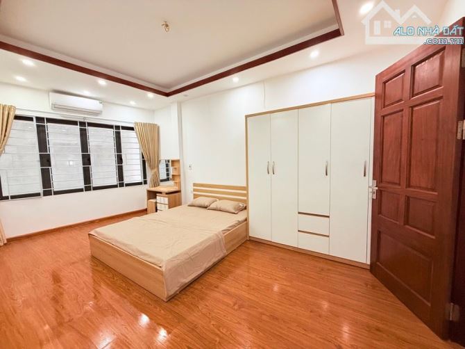 NHÀ PHỐ MINH KHAI - FULL NỘI THẤT - GIÁ NHỈNH 8 TỶ - NGÕ THÔNG - 50M RA Ô TÔ TRÁNH -