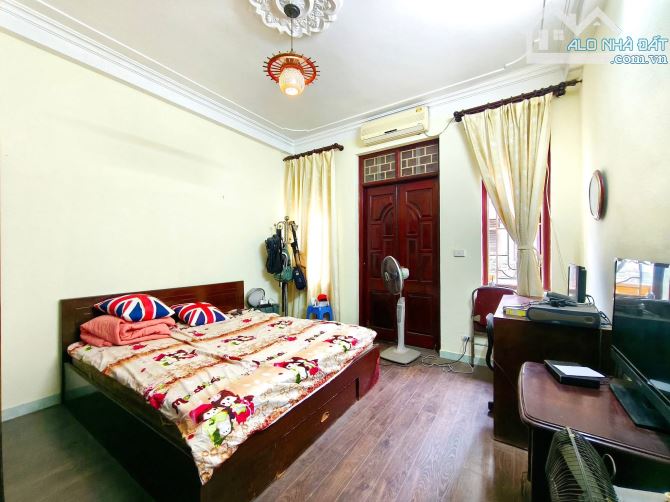 ‼Giá tốt mặt phố Hào Nam, vỉa hè, ở kết hợp cho thuê 30tr/th, vuông đẹp 46m*5T