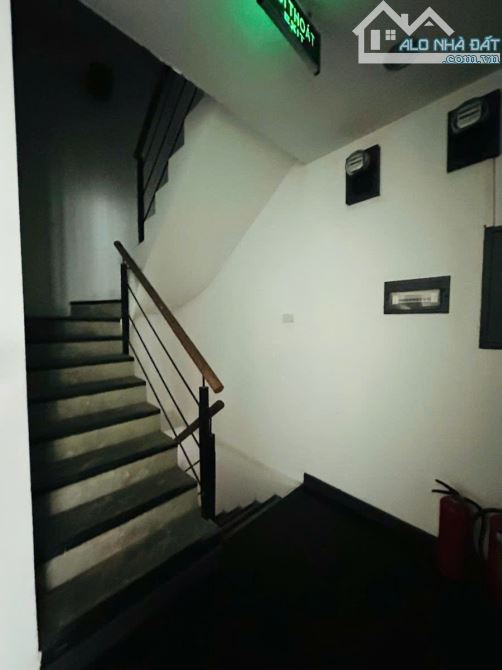 Bán Mặt Phố Quảng Khánh mặt tiền quyền lực 7.2 m 125m2 6 tầng thang máy có hầm giá 157 tỷ