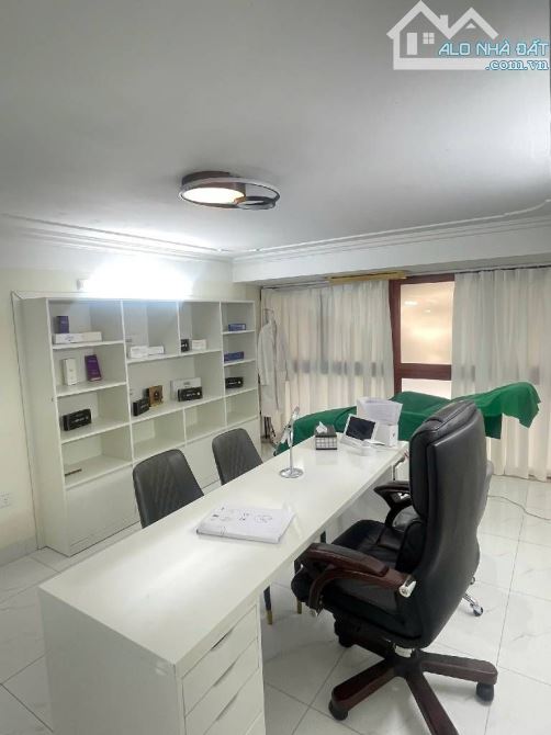 Mặt phố Hào Nam-43m2/4 tầng-Vỉa hè mênh mông-50tr/tháng-Giá 23 tỷ