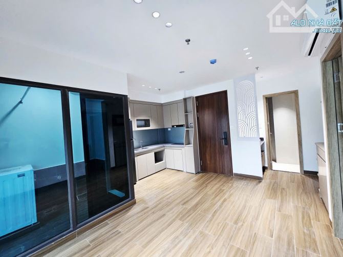 Bán nhà riêng Phố Lạc Long Quân, 100m2, 9 tầng, 20 căn hộ, dòng tiền 180tr/th, 57 tỷ