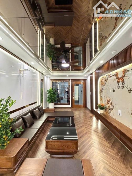 NHÀ HOÀNG ĐẠO THÀNH 50M 7T MT 4M THANG MÁY VỈA HÈ OTO TRÁNH GIÁ GIẢM 1 TY CỰC SỐC